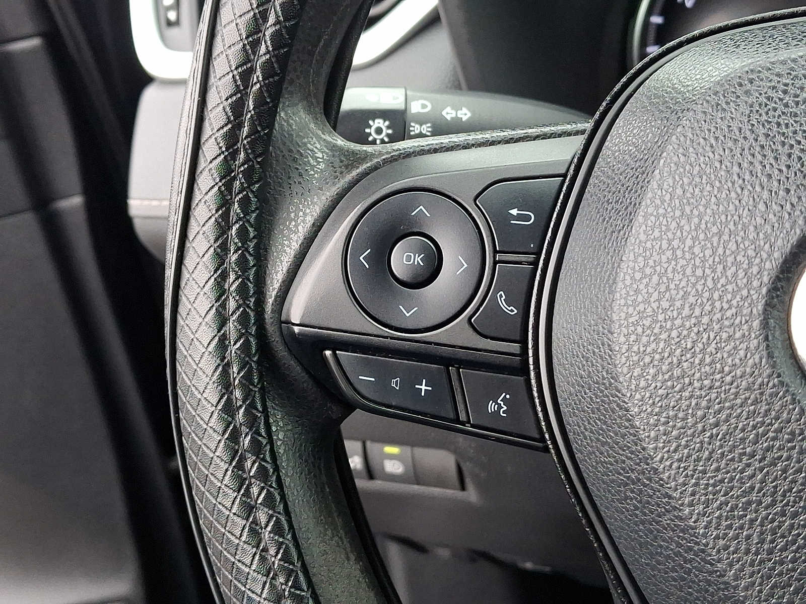 Thumbnail: 2022 Toyota RAV4 - 23