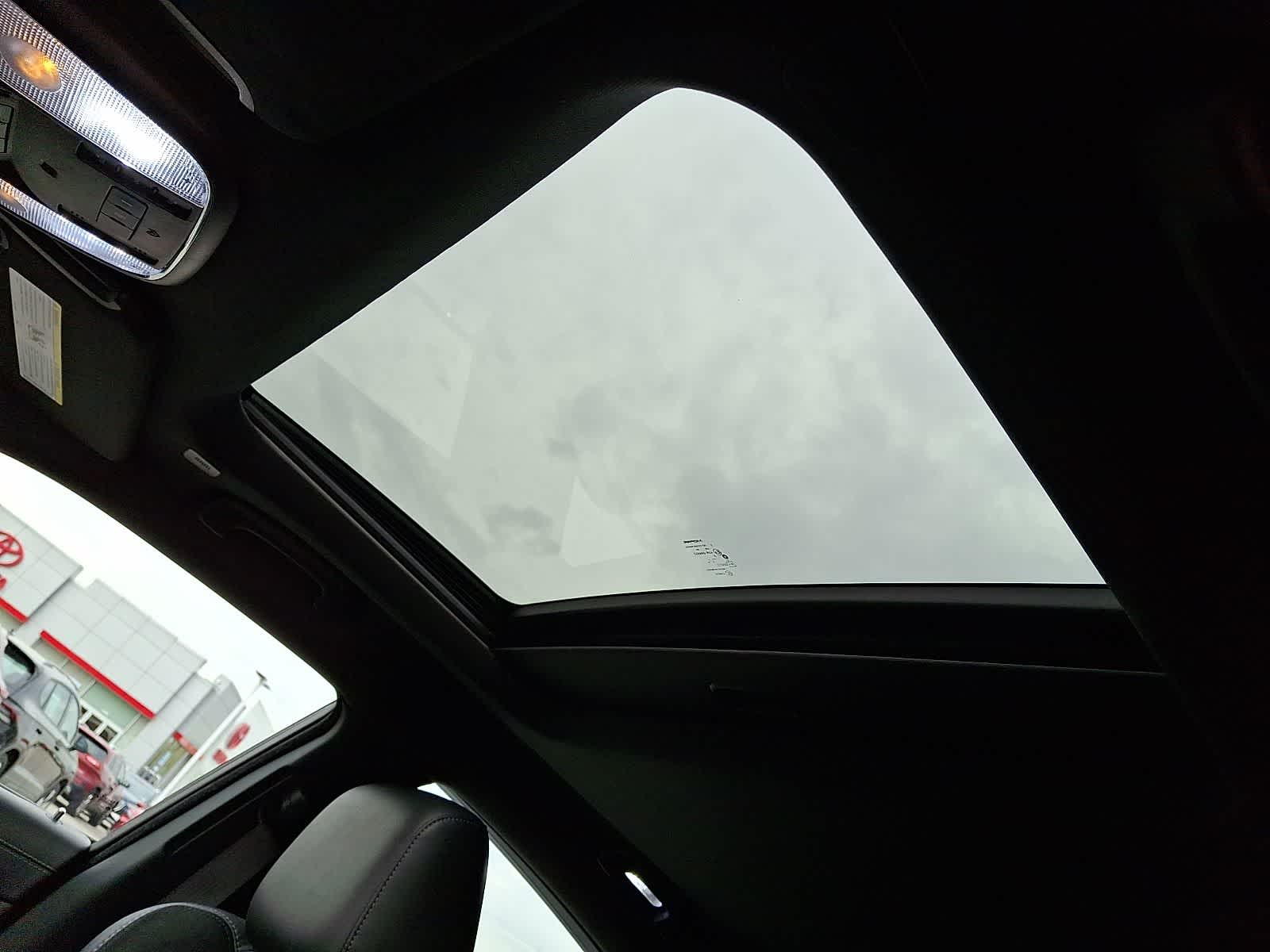 Thumbnail: 2022 Dodge Charger - 16