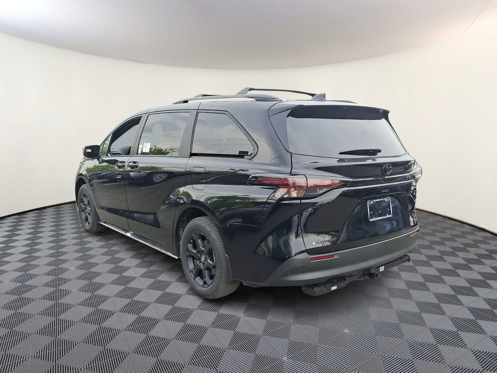 Thumbnail: 2026 Toyota Sienna - 6