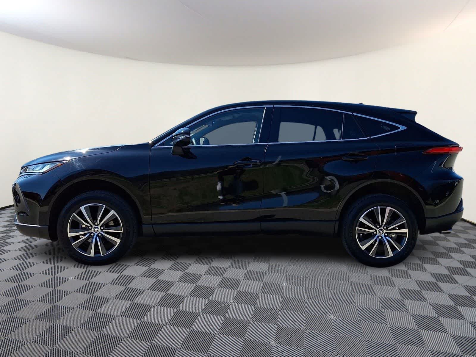 Thumbnail: 2023 Toyota Venza - 10