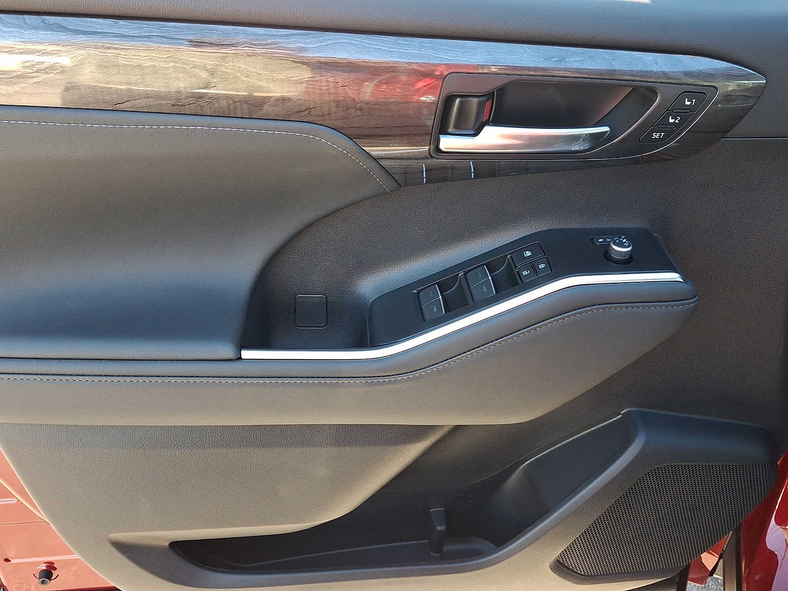 Thumbnail: 2026 Toyota Highlander - 11