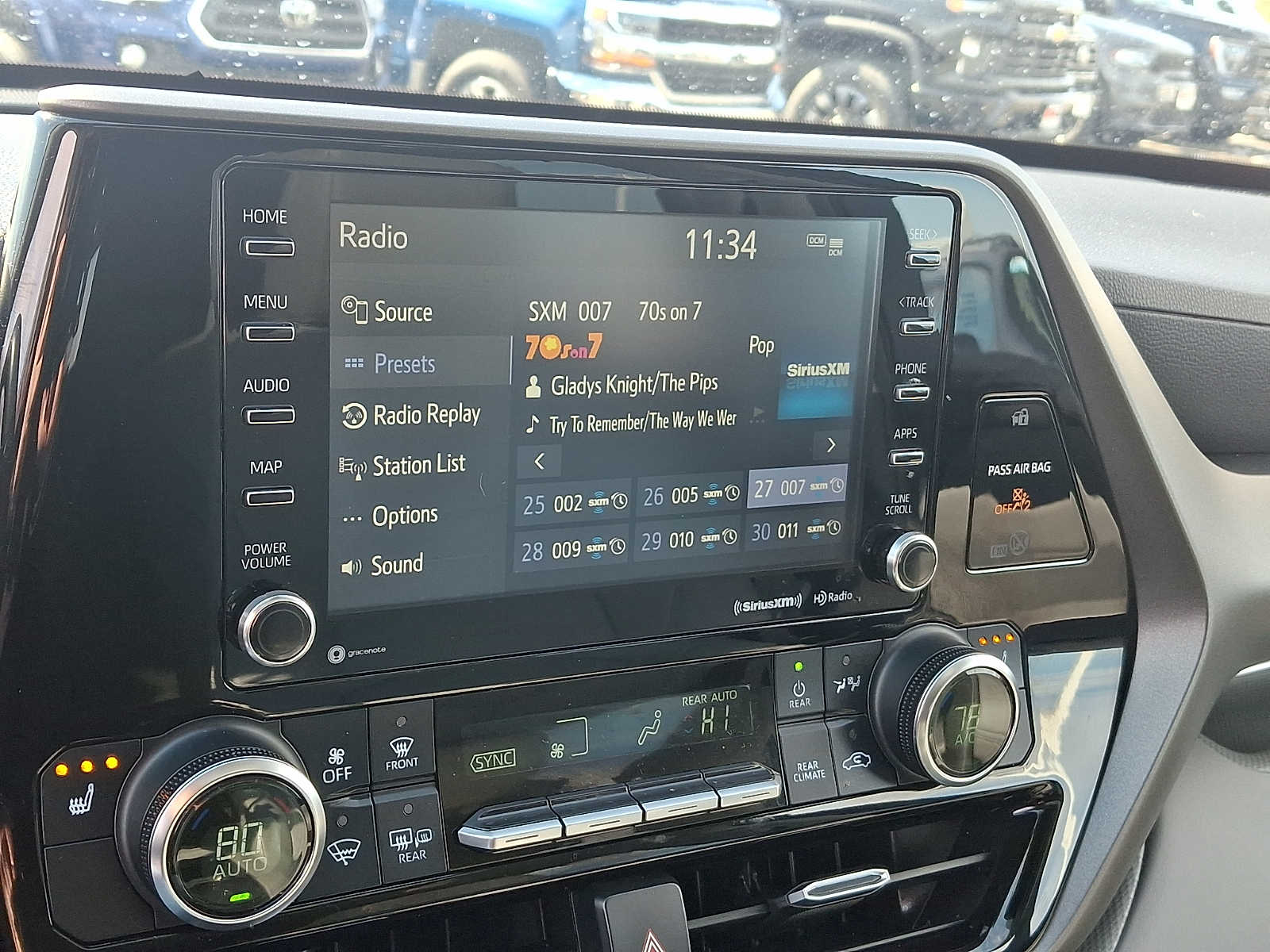 Thumbnail: 2022 Toyota Highlander - 23