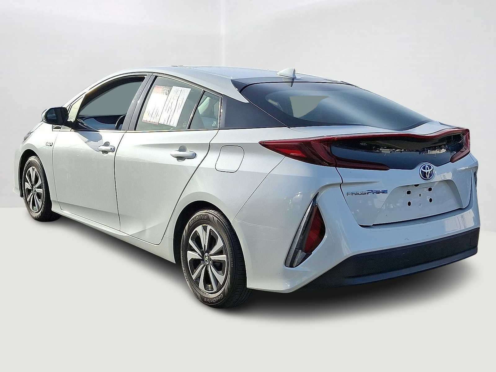 Thumbnail: 2017 Toyota Prius Prime - 8