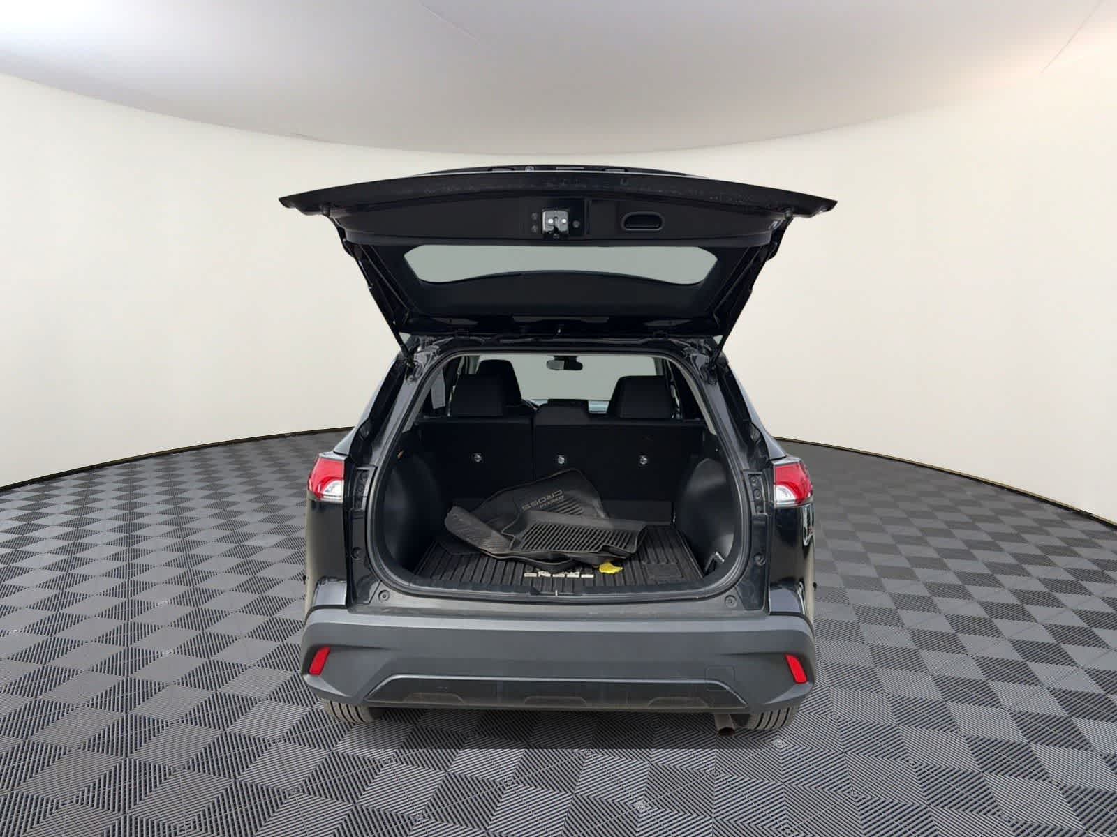 Thumbnail: 2022 Toyota Corolla Cross - 9