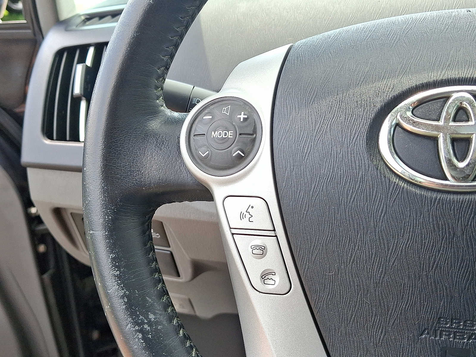 Thumbnail: 2011 Toyota Prius - 24
