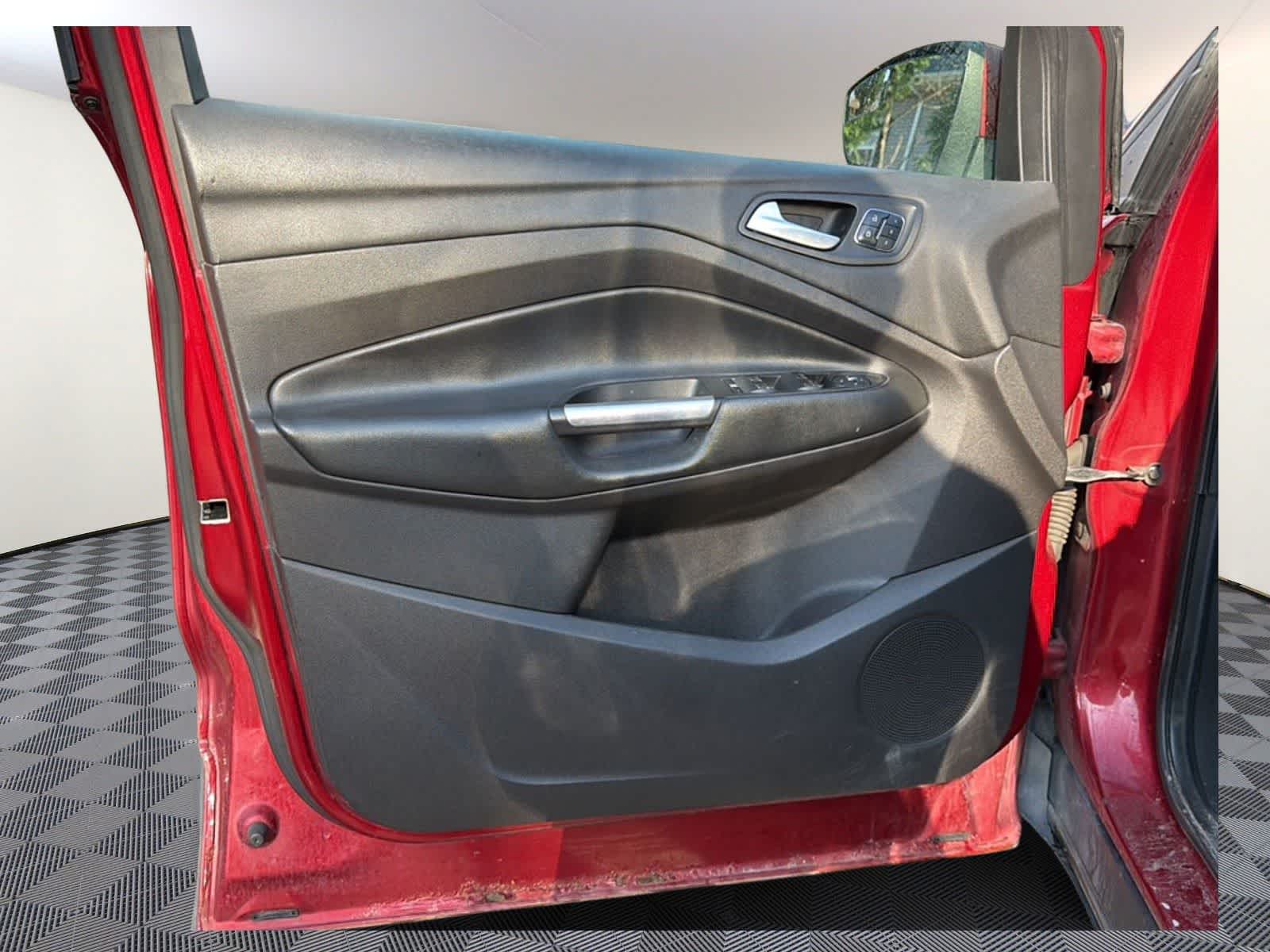 Thumbnail: 2015 Ford Escape - 8