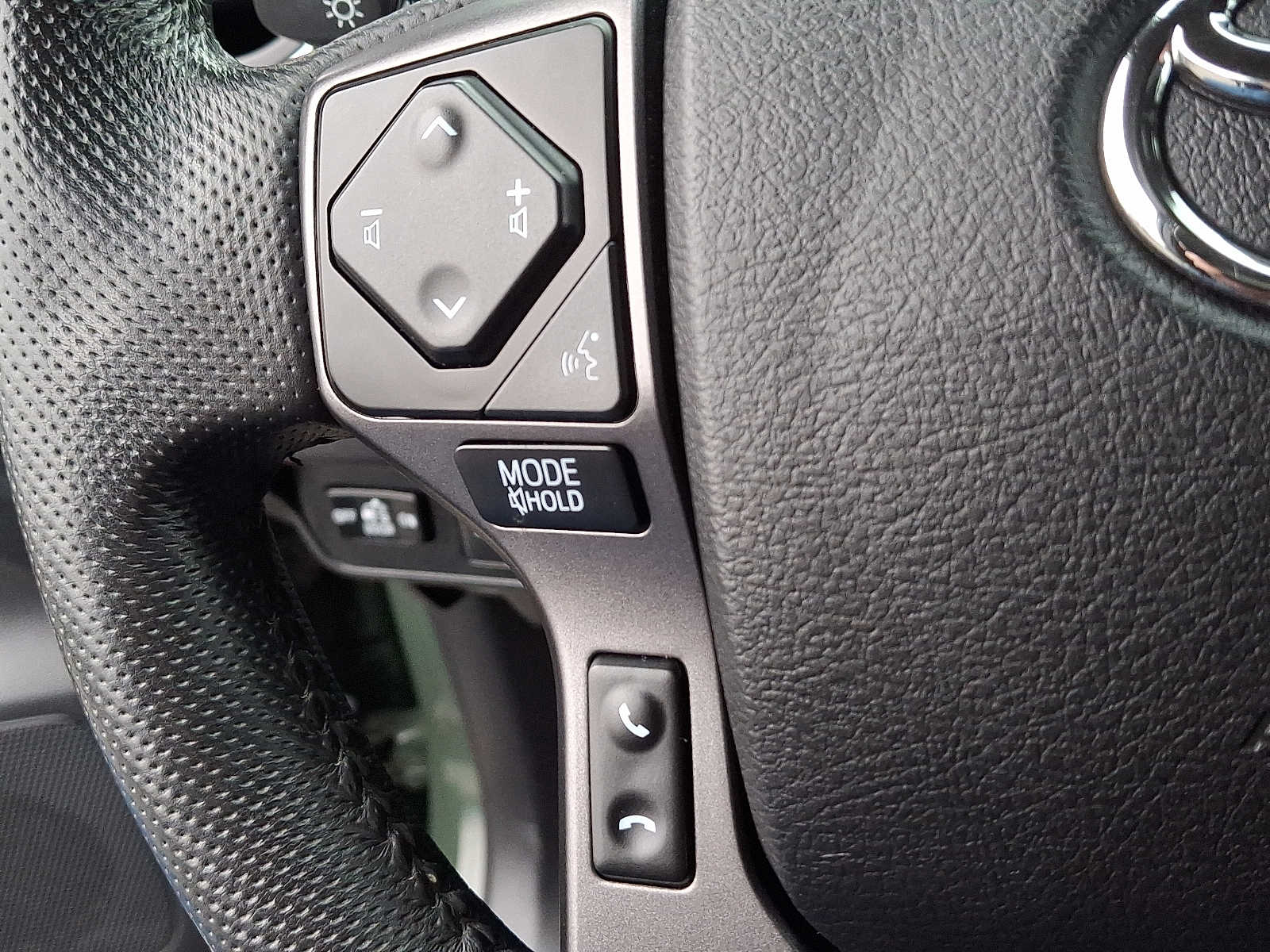 Thumbnail: 2022 Toyota Tacoma - 23