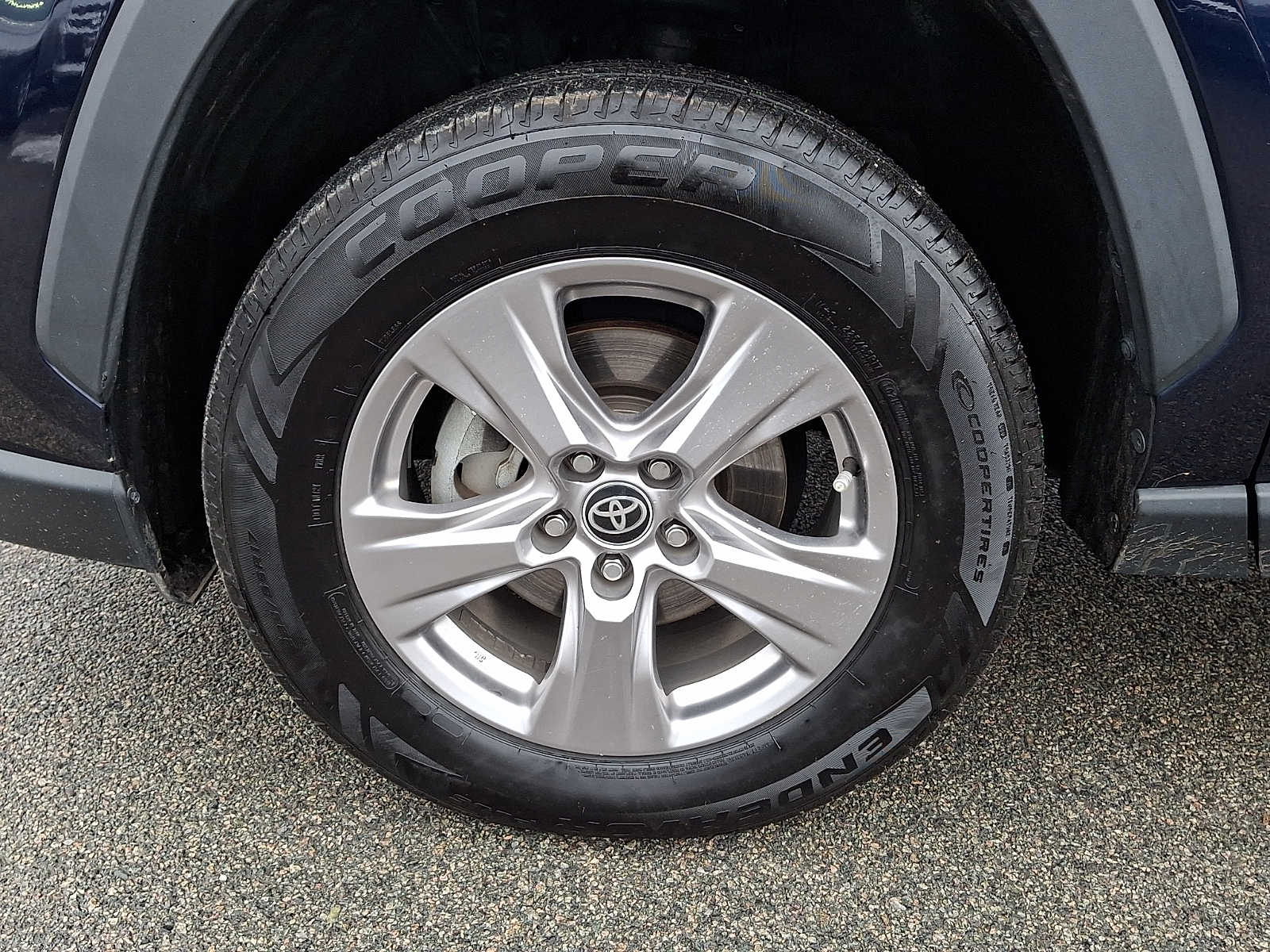 Thumbnail: 2022 Toyota RAV4 - 11