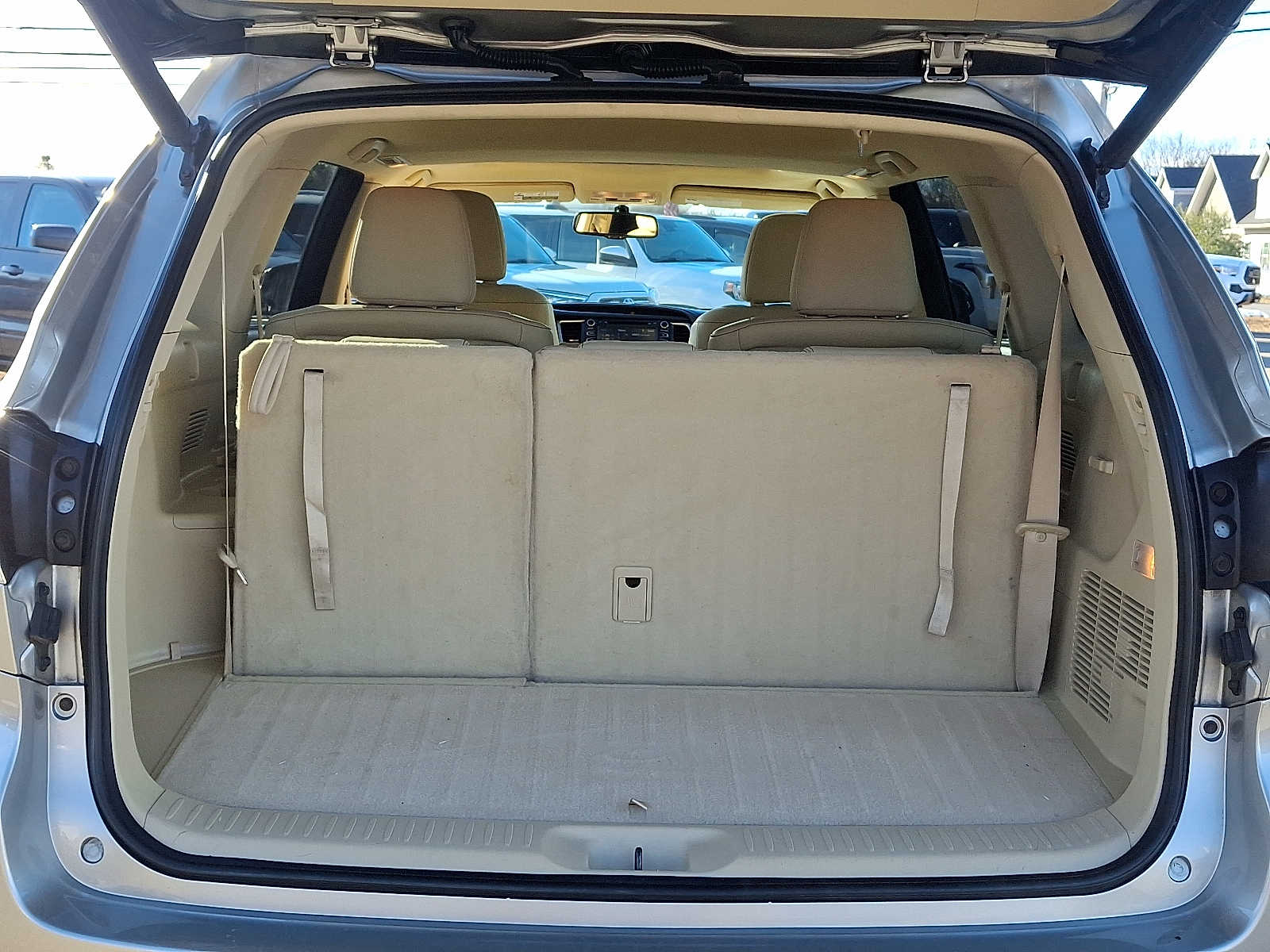 Thumbnail: 2015 Toyota Highlander - 26