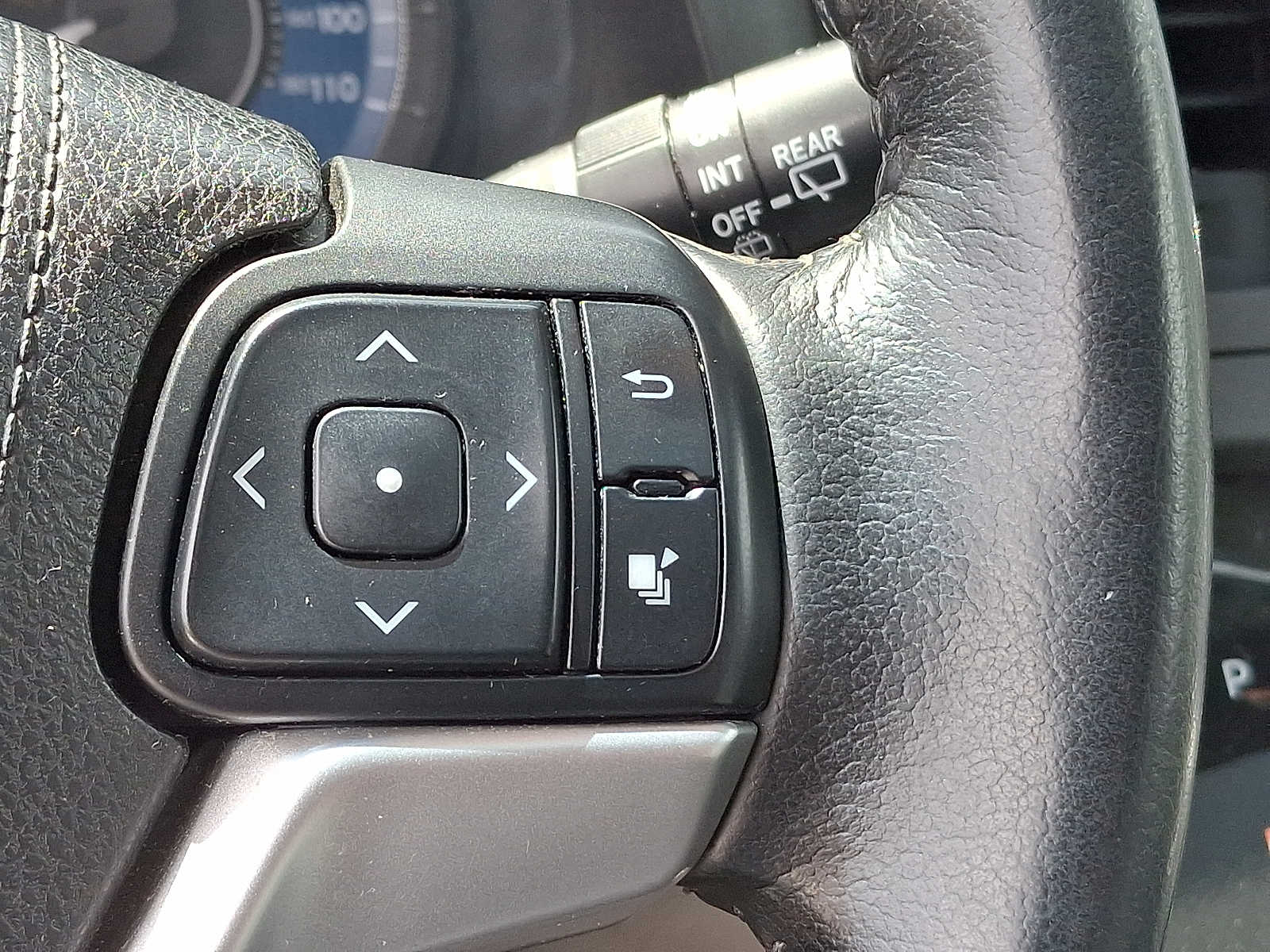 Thumbnail: 2016 Toyota Sienna - 18