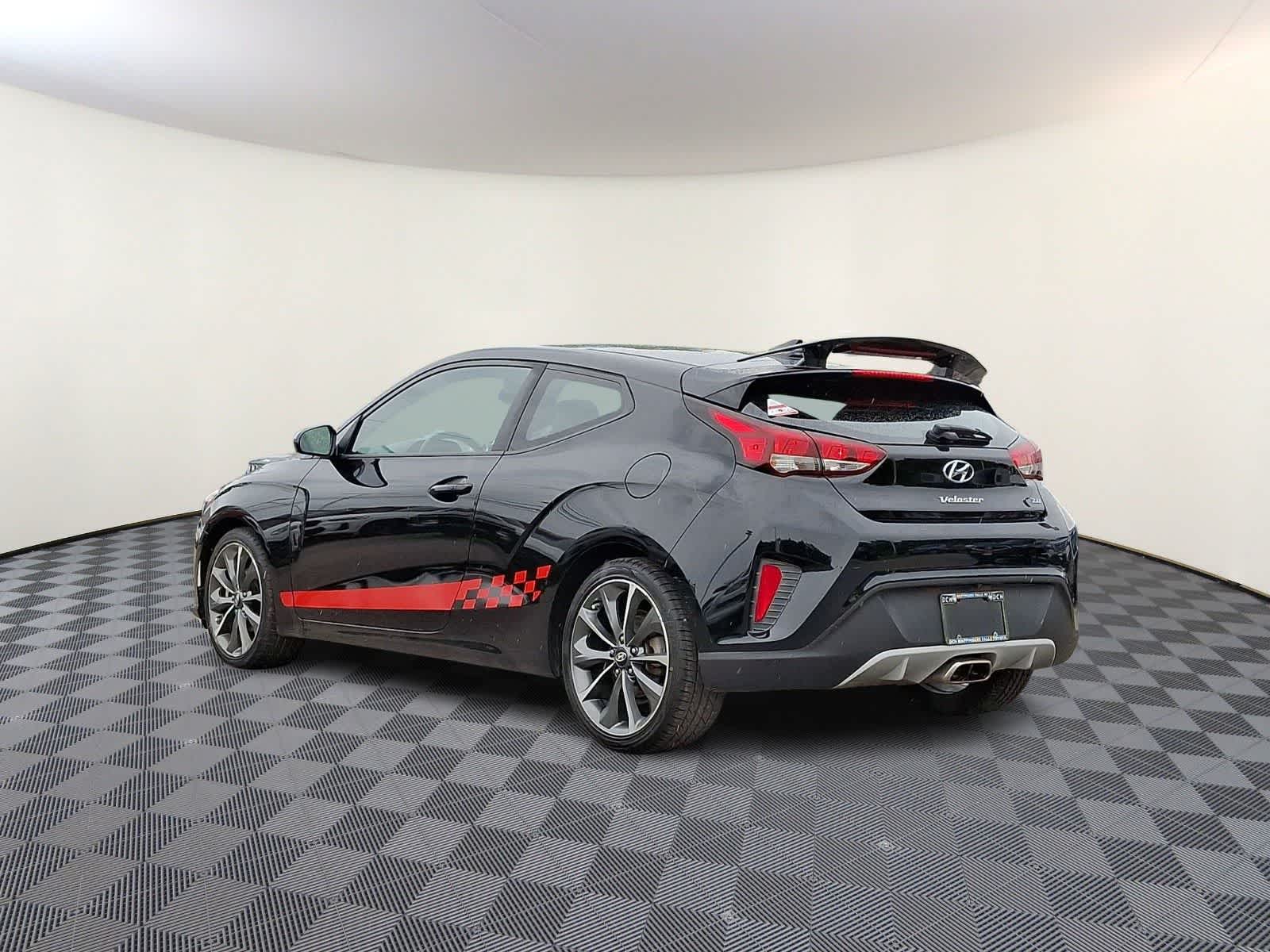 Thumbnail: 2019 Hyundai Veloster - 7