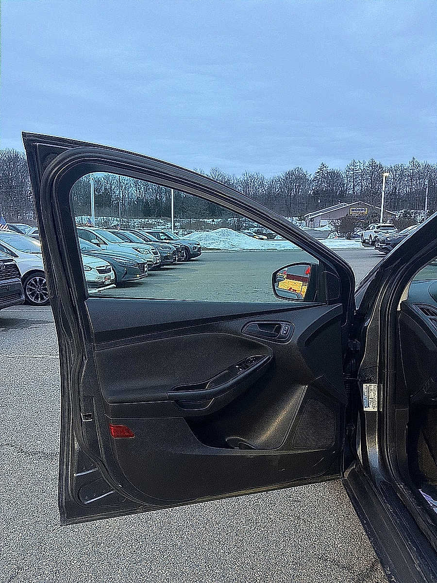 Thumbnail: 2018 Ford Focus - 11