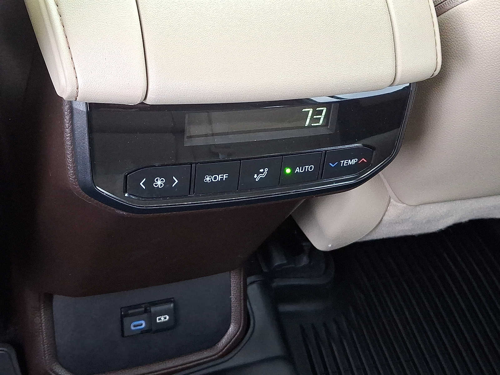 Thumbnail: 2022 Toyota Highlander - 15