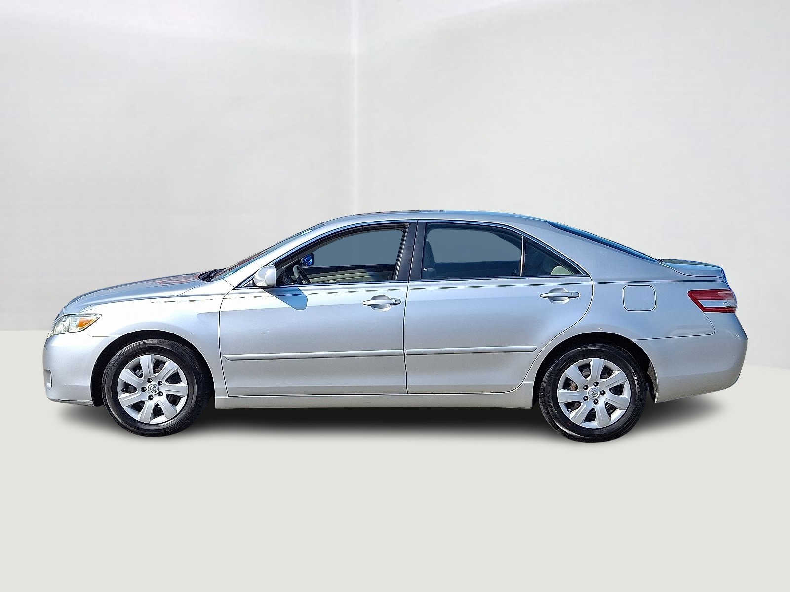 Thumbnail: 2010 Toyota Camry - 9