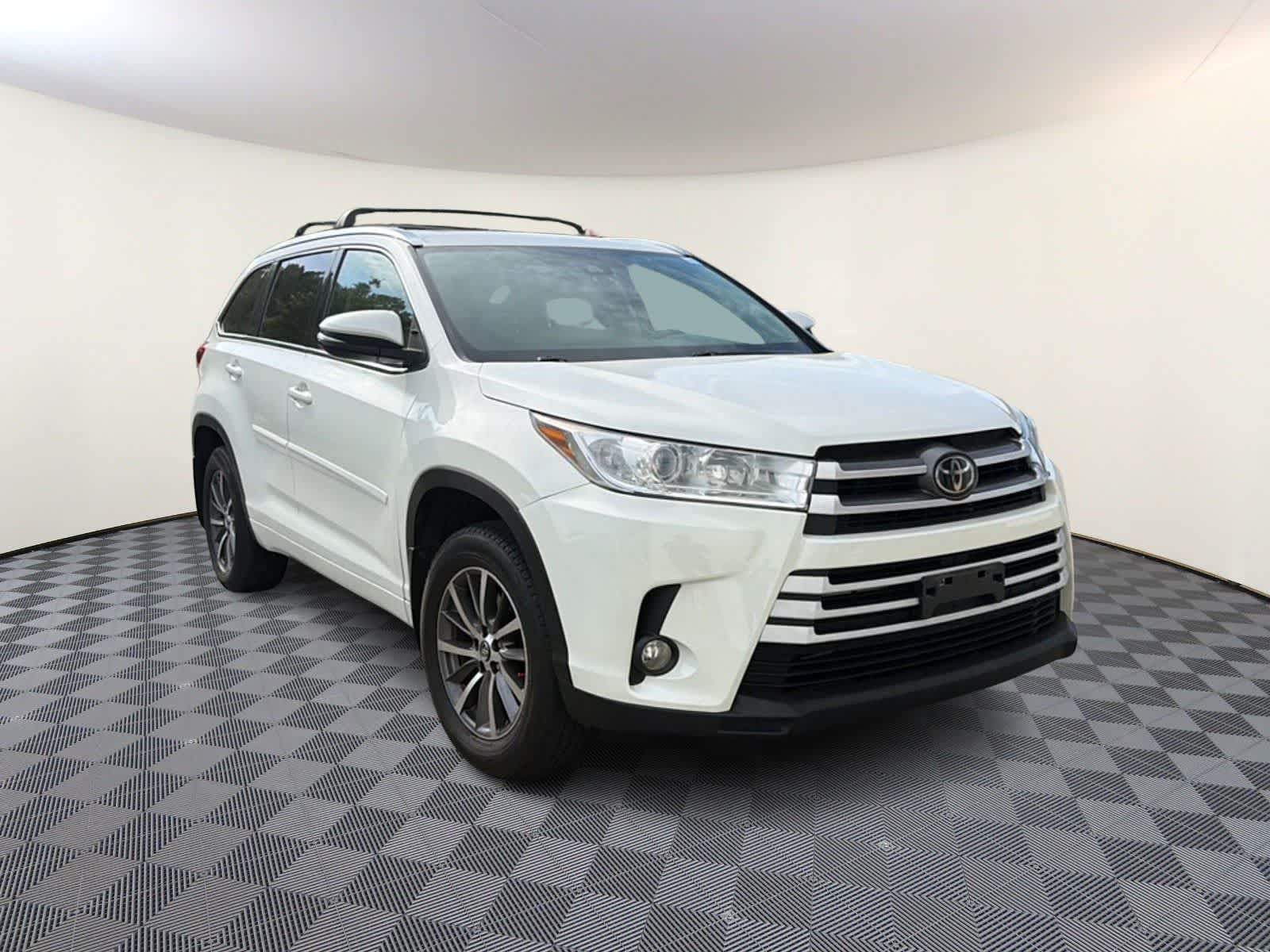 Thumbnail: 2018 Toyota Highlander - 5