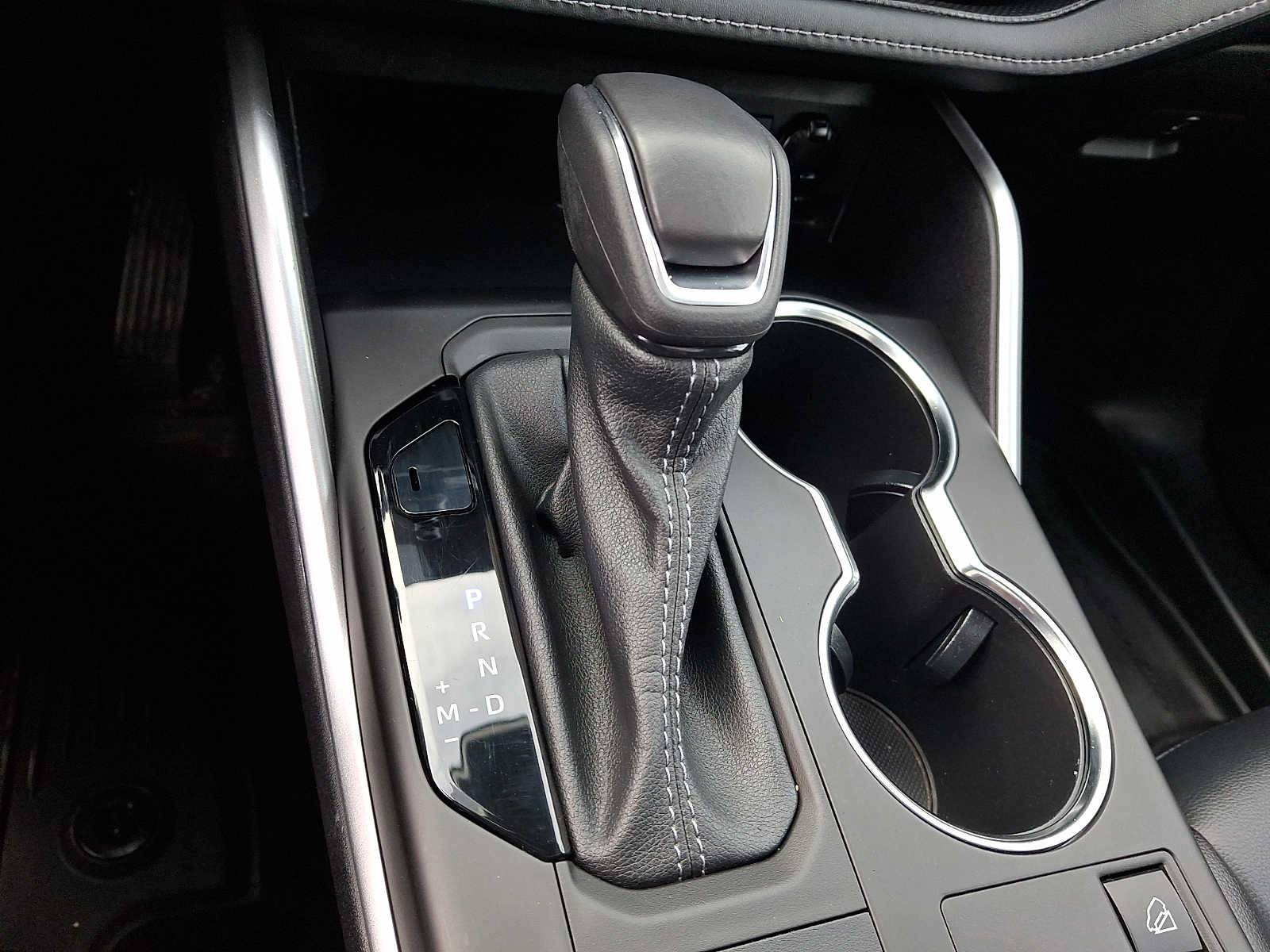 Thumbnail: 2023 Toyota Highlander - 20