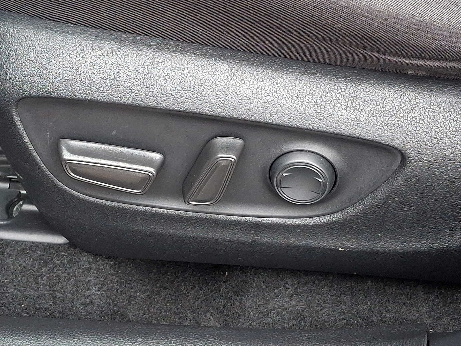 Thumbnail: 2022 Toyota RAV4 - 30