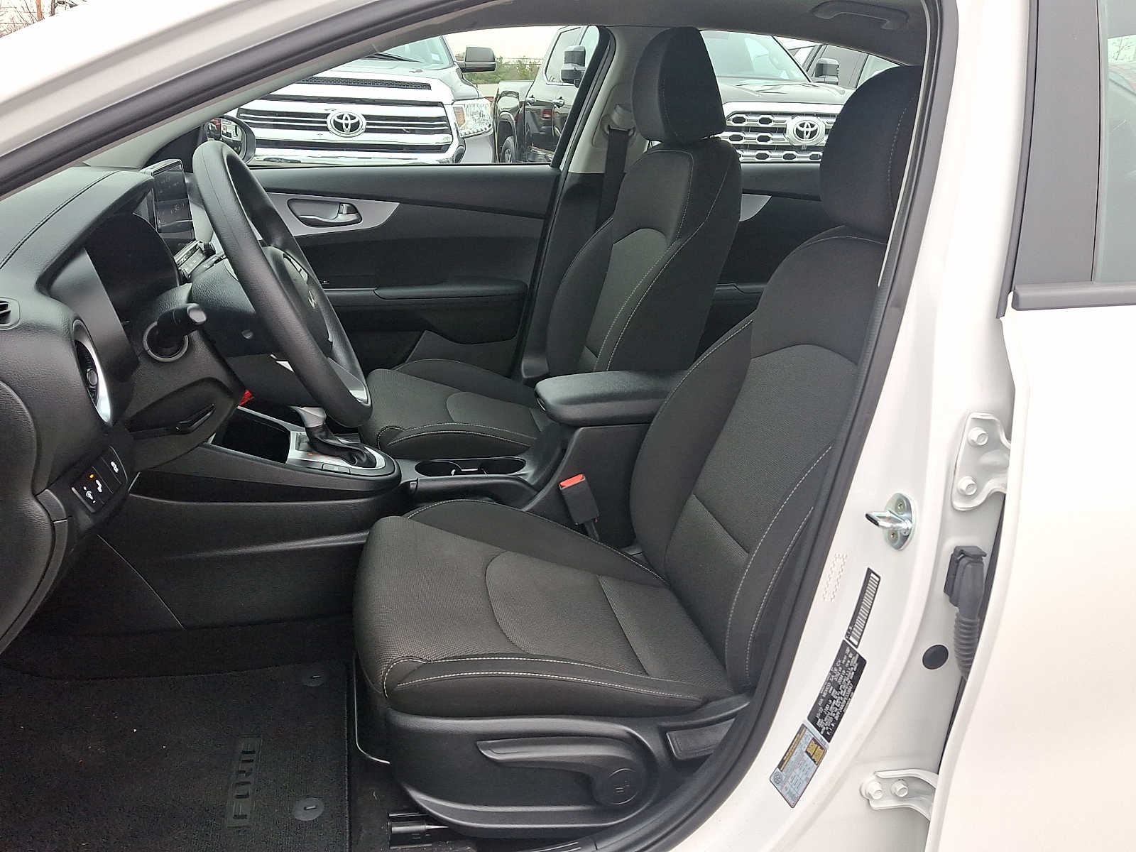 Thumbnail: 2023 Kia Forte - 14