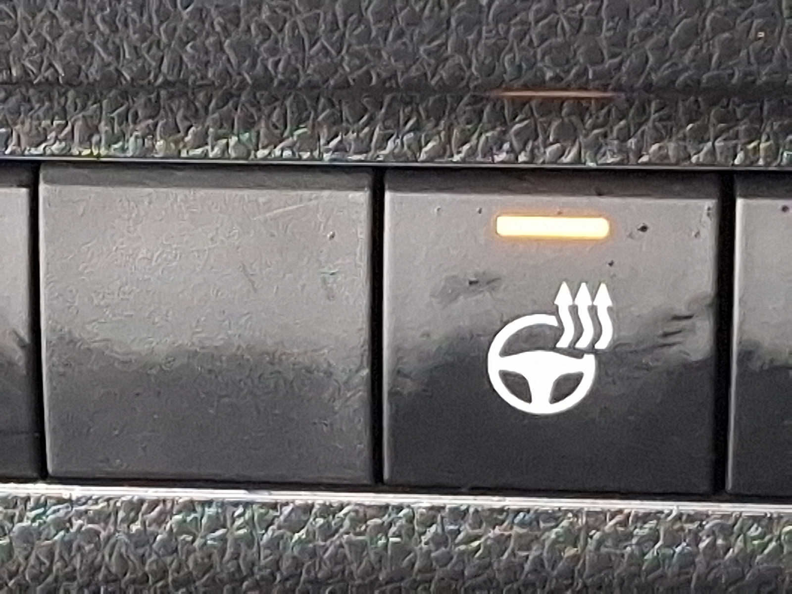 Thumbnail: 2023 Toyota RAV4 - 28