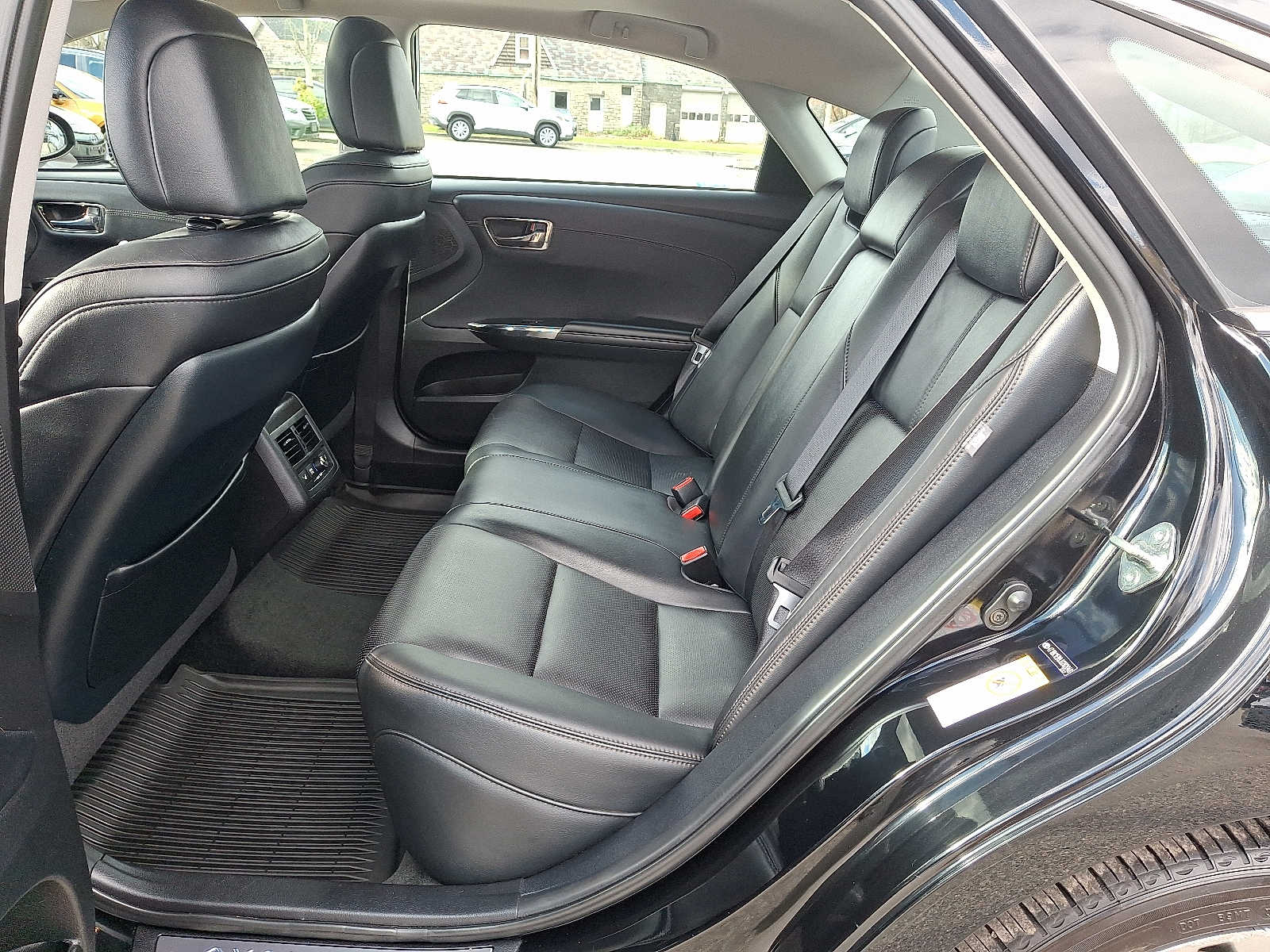 Thumbnail: 2018 Toyota Avalon - 13