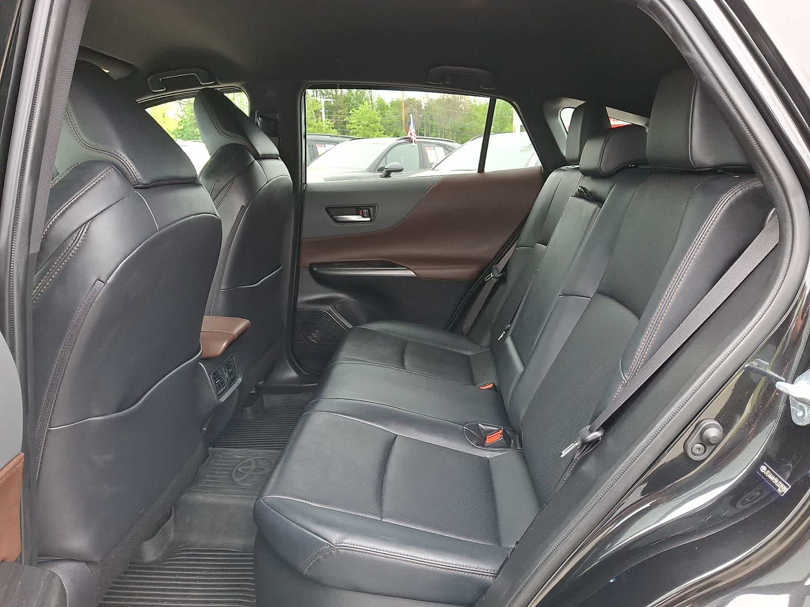 Thumbnail: 2021 Toyota Venza - 13