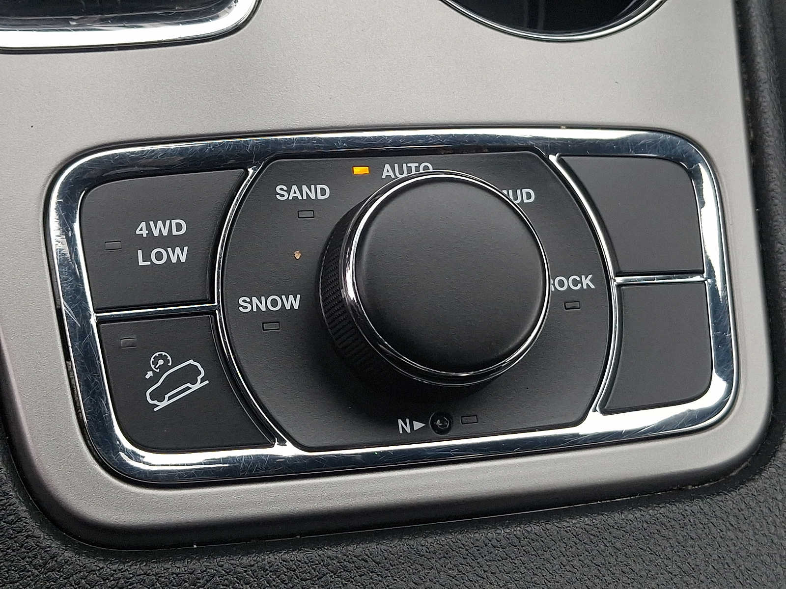 Thumbnail: 2020 Jeep Grand Cherokee - 24