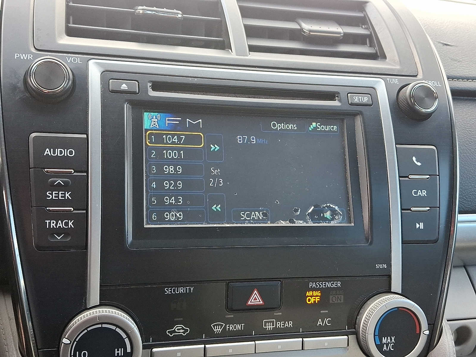 Thumbnail: 2013 Toyota Camry - 18