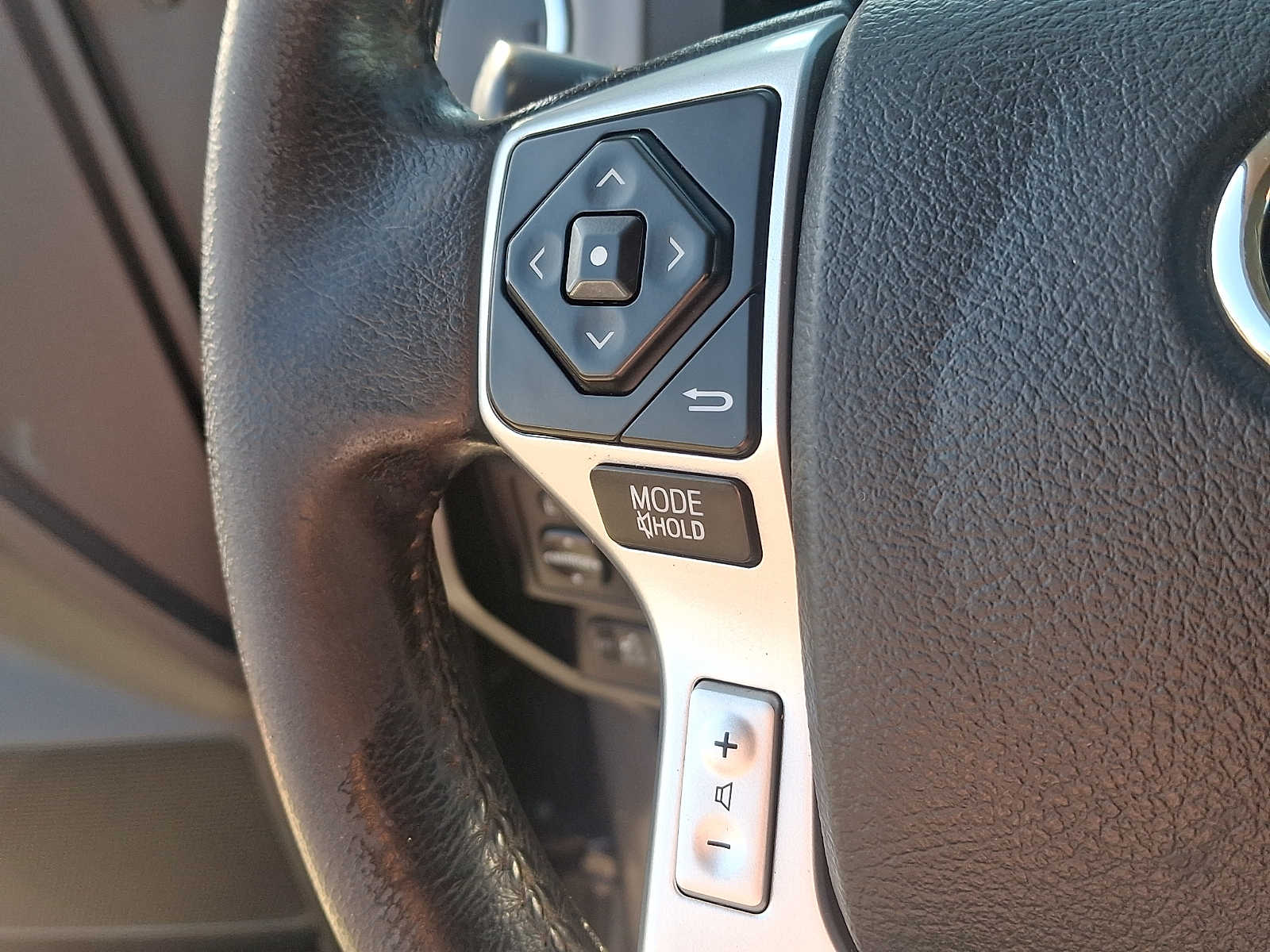 Thumbnail: 2016 Toyota Tundra - 22