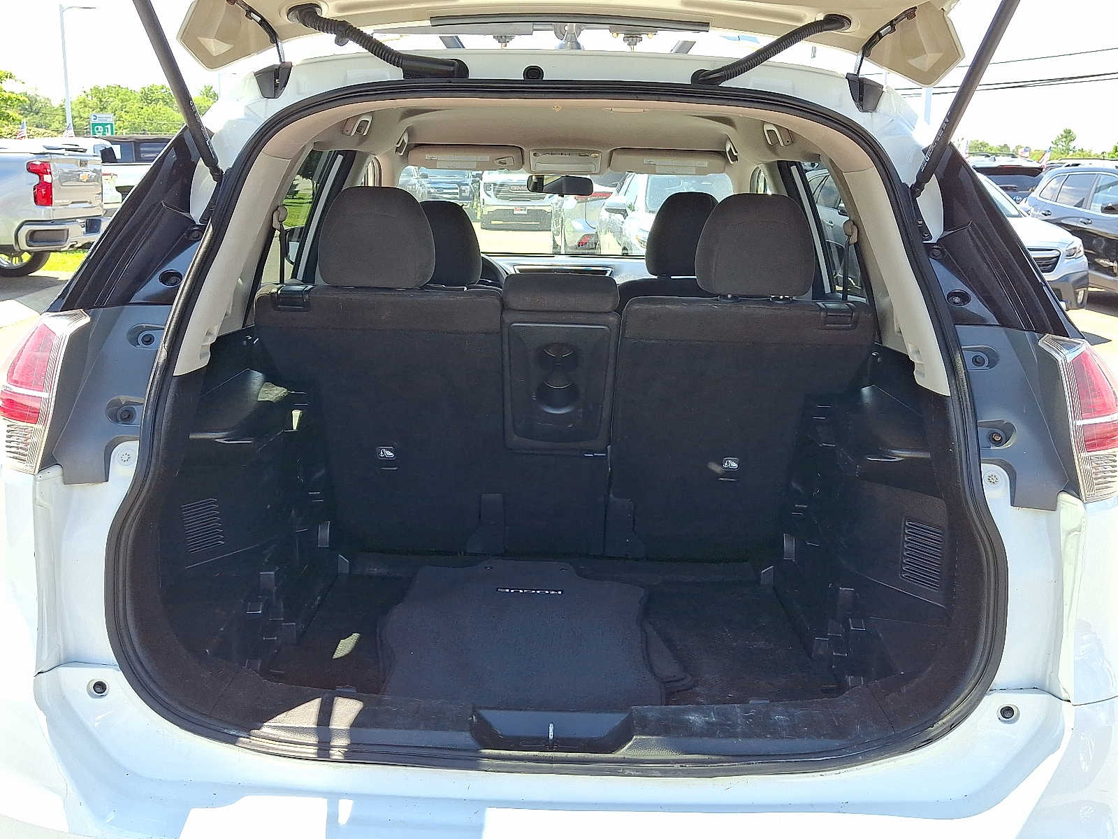 Thumbnail: 2016 Nissan Rogue - 24