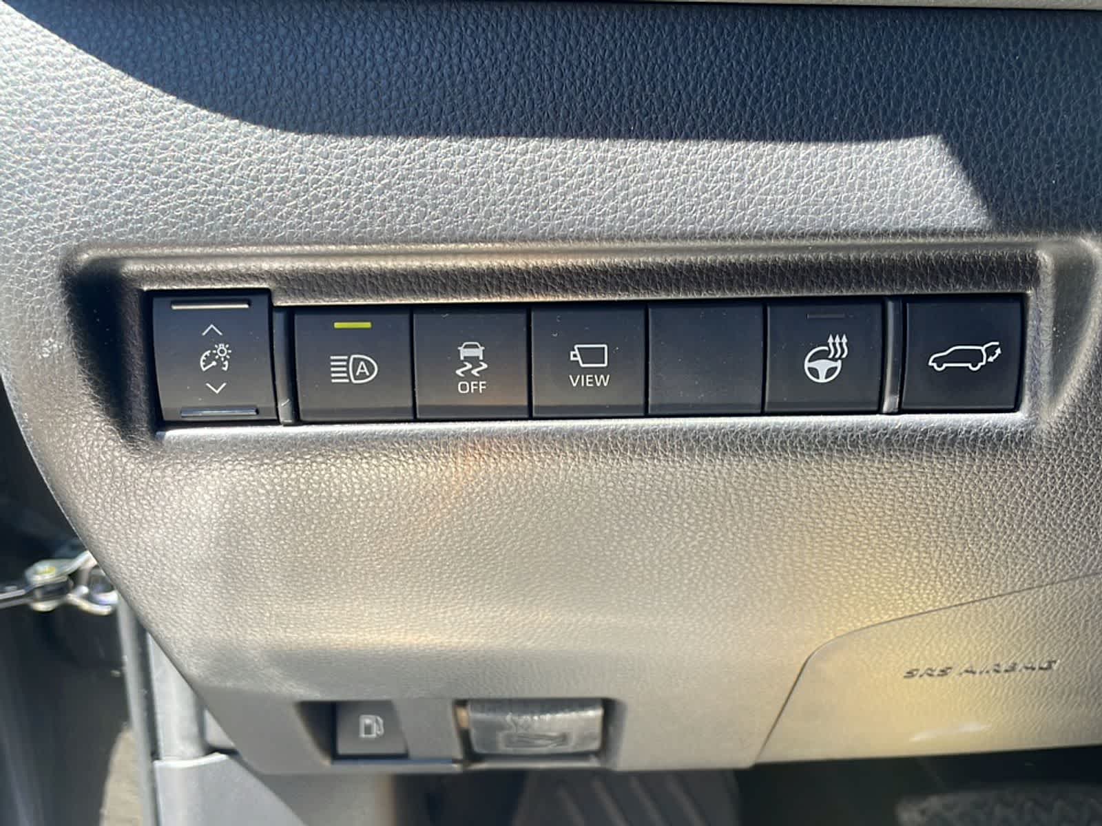 Thumbnail: 2021 Toyota Venza - 16