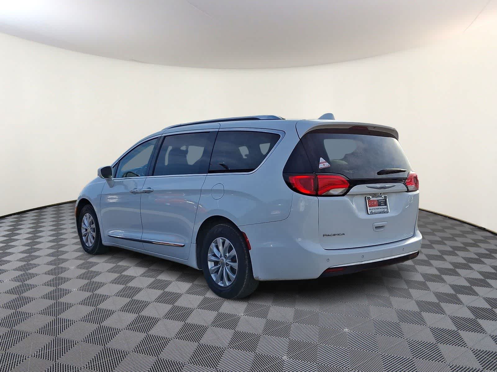 Thumbnail: 2019 Chrysler Pacifica - 7