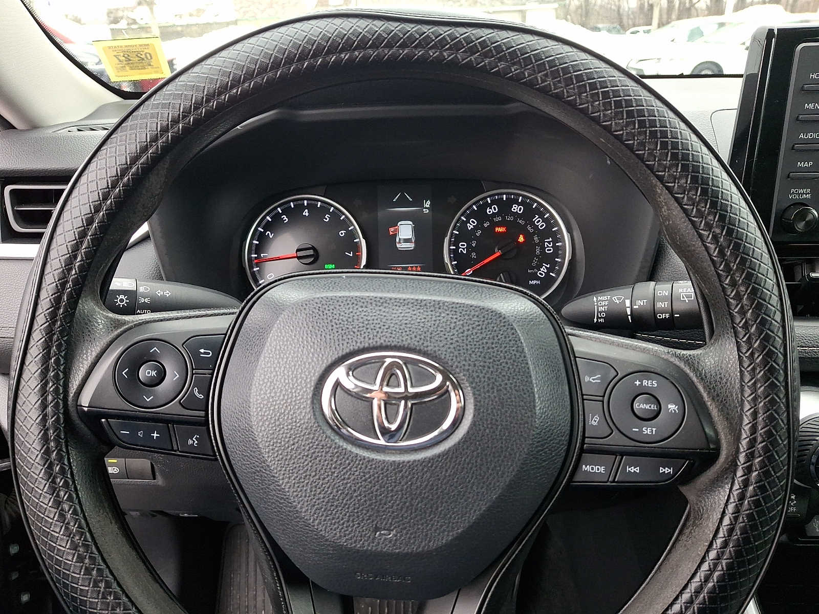 Thumbnail: 2022 Toyota RAV4 - 21