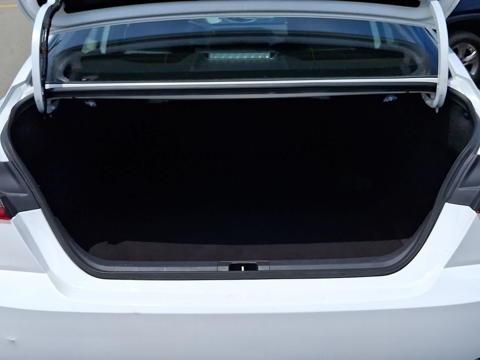 Thumbnail: 2025 Toyota Camry - 32