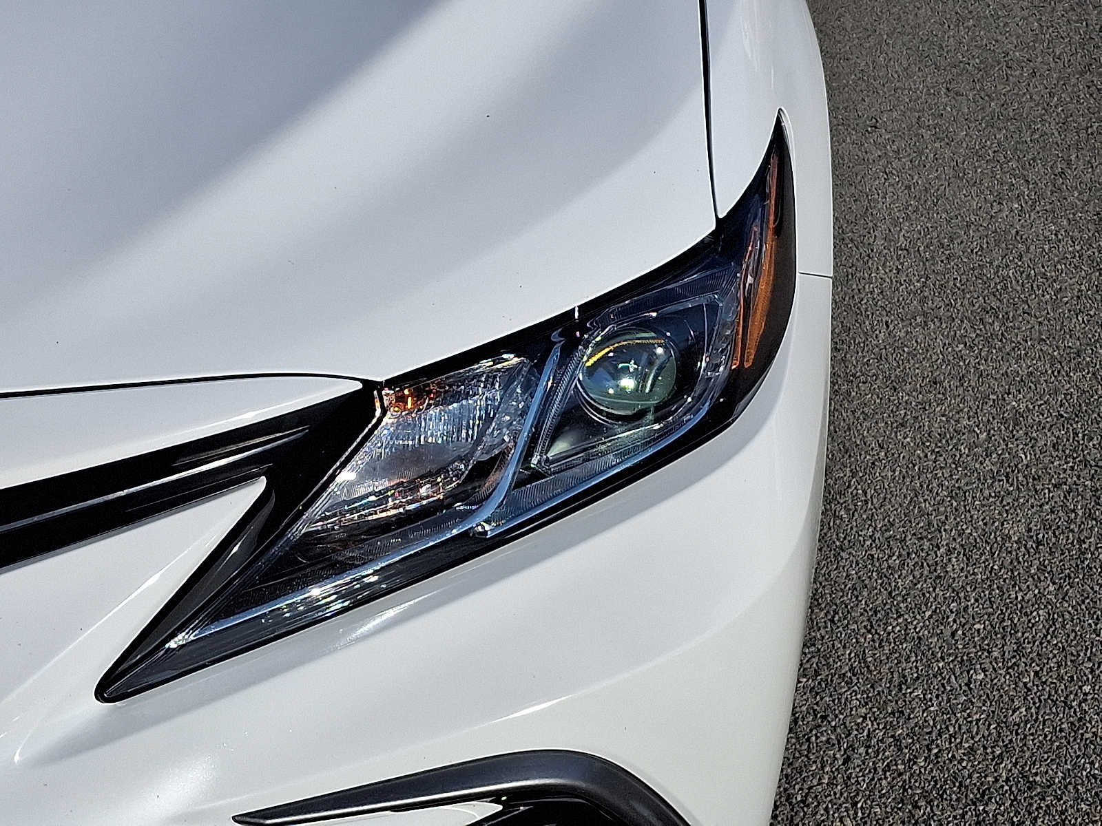 Thumbnail: 2023 Toyota Camry - 12