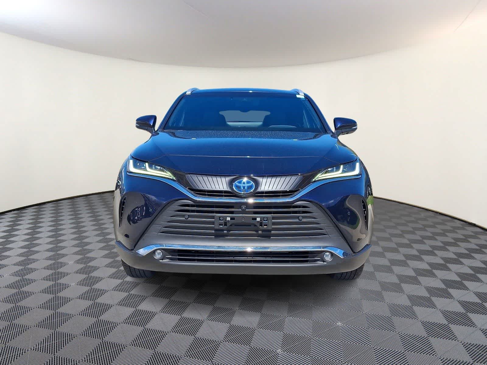 Thumbnail: 2023 Toyota Venza - 3