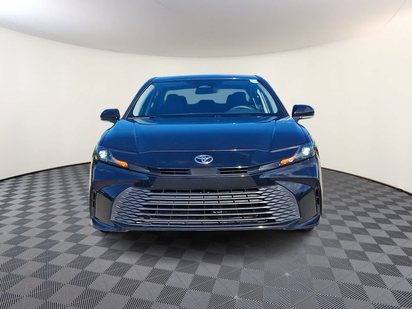 Thumbnail: 2025 Toyota Camry - 3