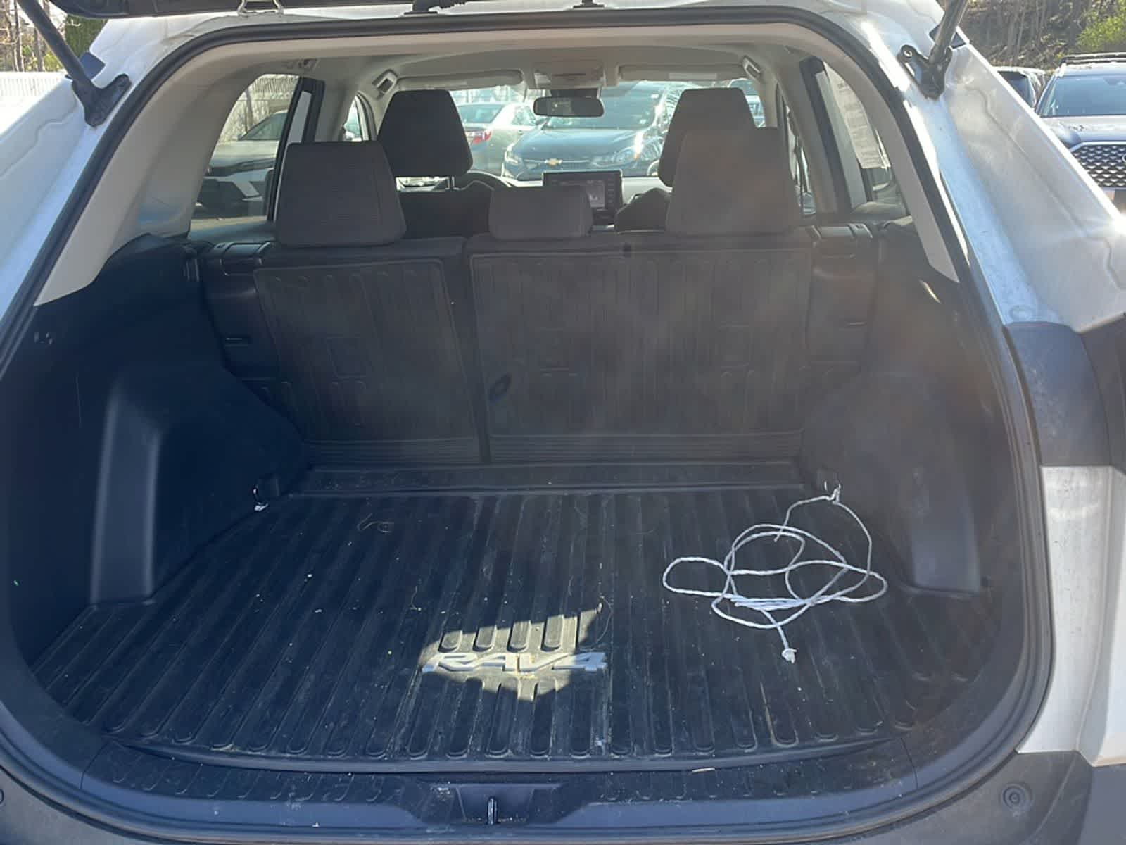 Thumbnail: 2022 Toyota RAV4 - 9