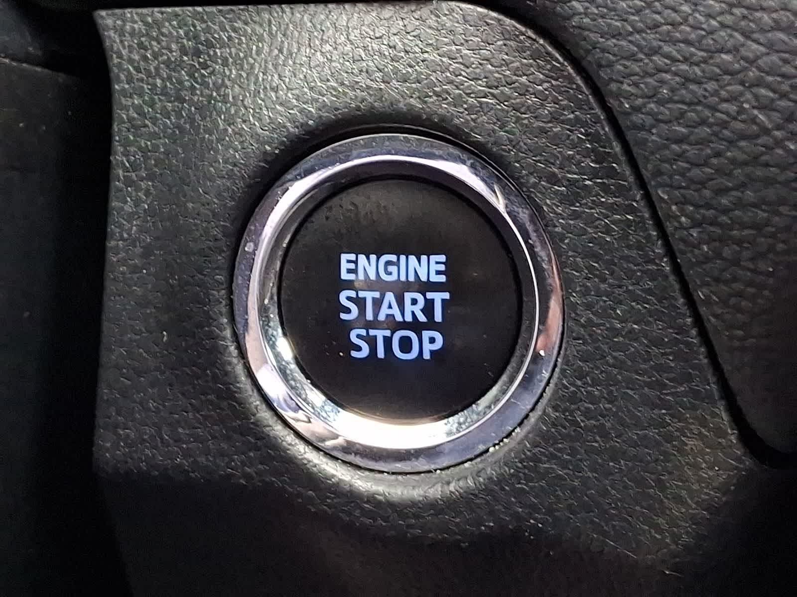 Thumbnail: 2022 Toyota RAV4 - 25