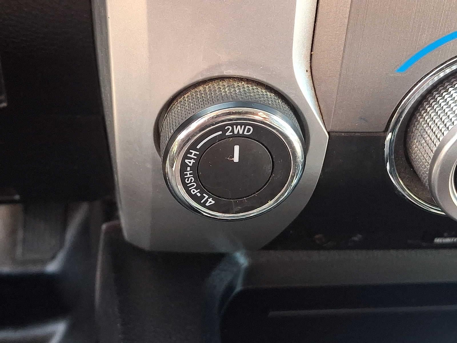 Thumbnail: 2016 Toyota Tundra - 25