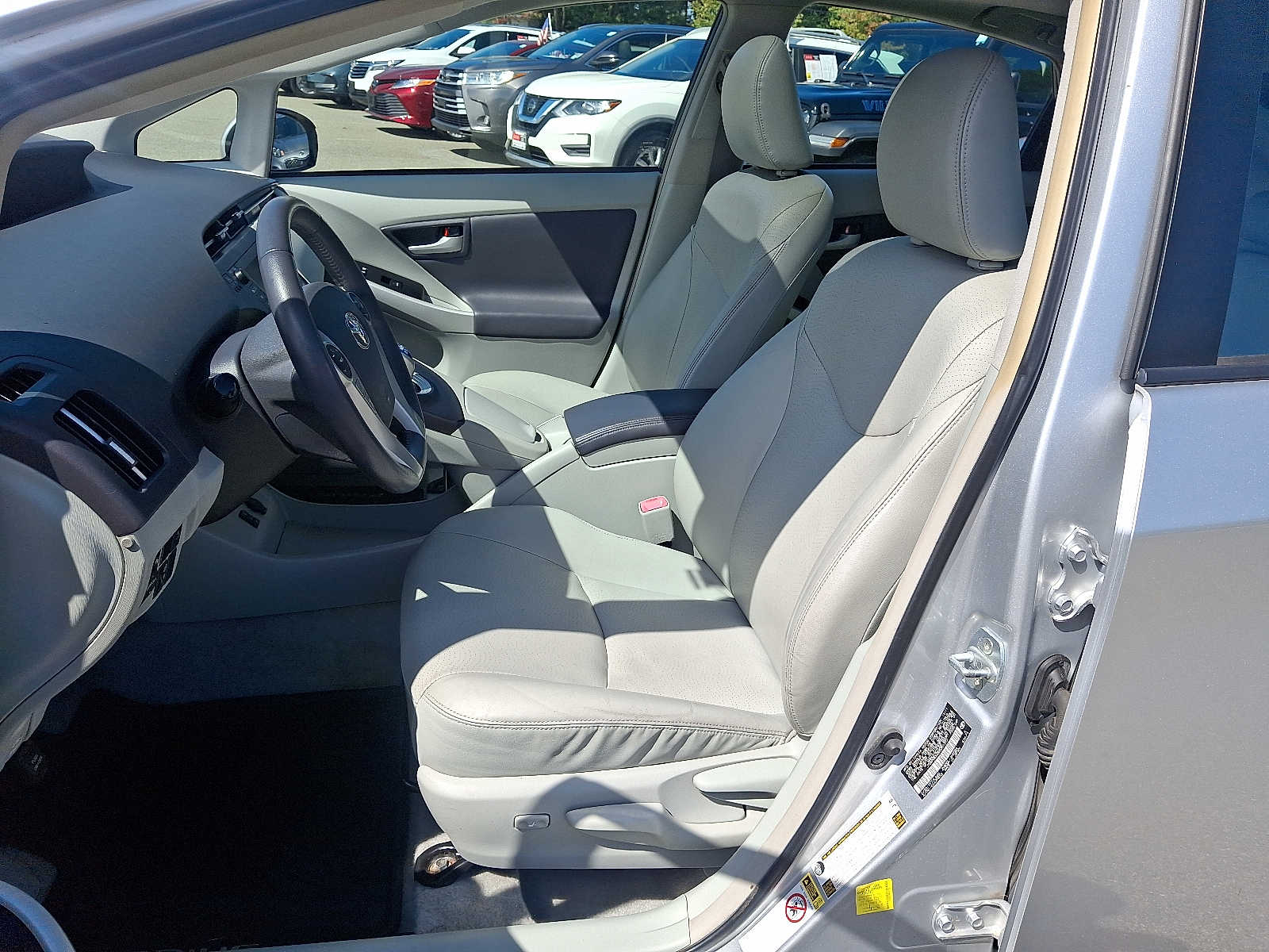 Thumbnail: 2011 Toyota Prius - 15