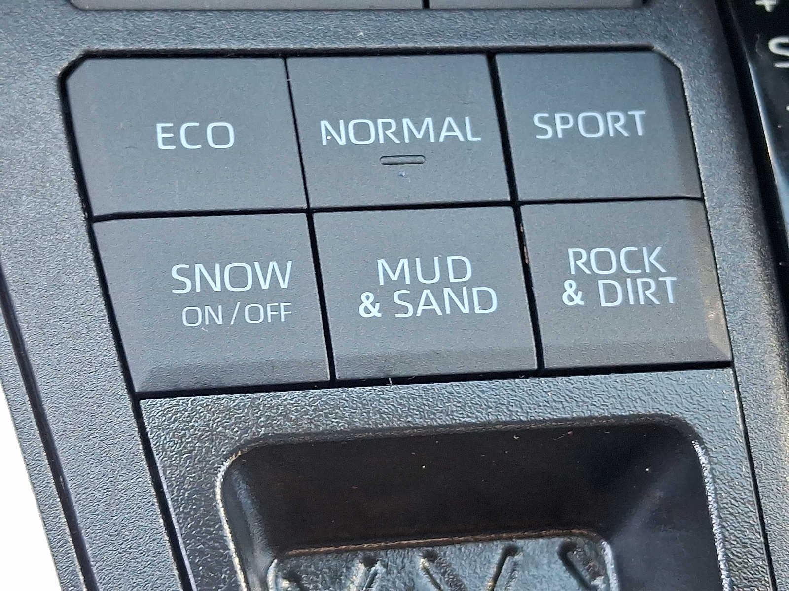 Thumbnail: 2025 Toyota RAV4 - 25