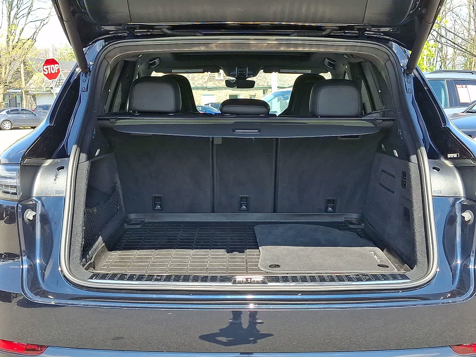 Thumbnail: 2021 Porsche Cayenne - 34