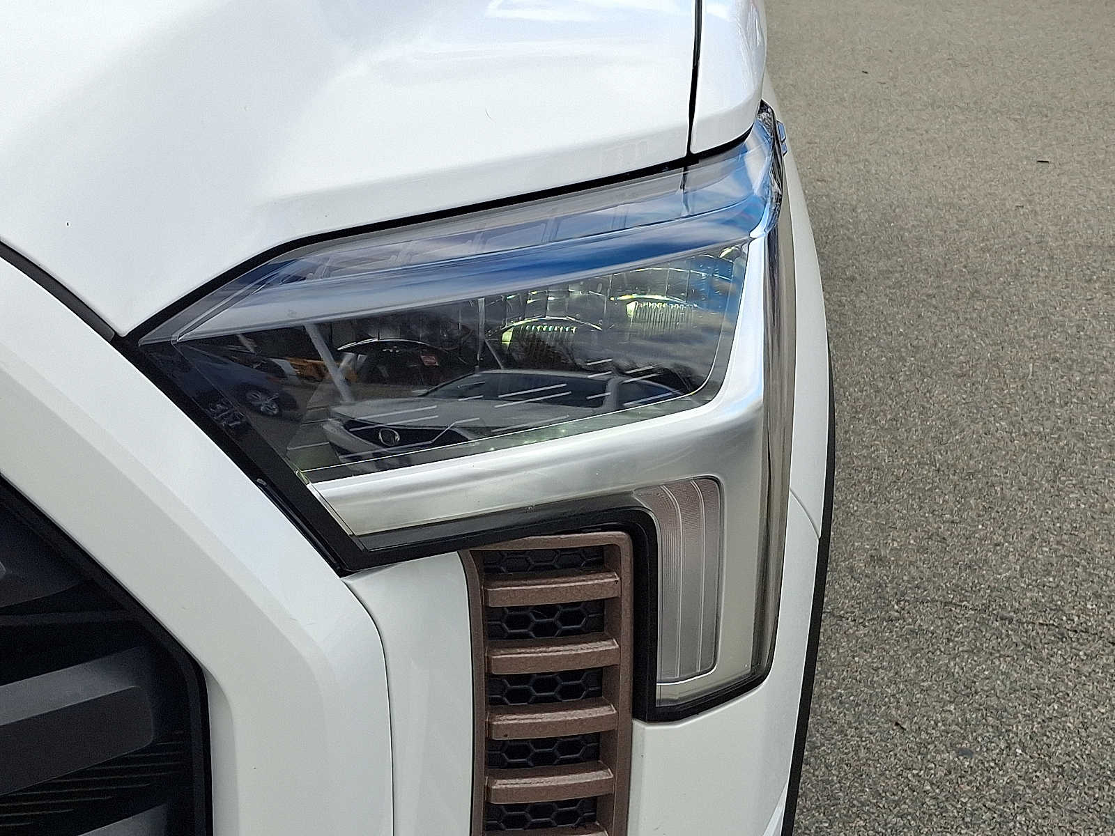 Thumbnail: 2022 Toyota Tundra - 11