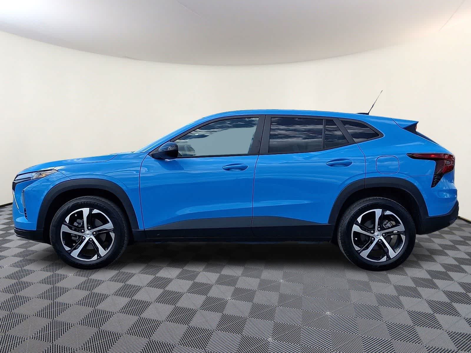 Thumbnail: 2024 Chevrolet Trax - 8