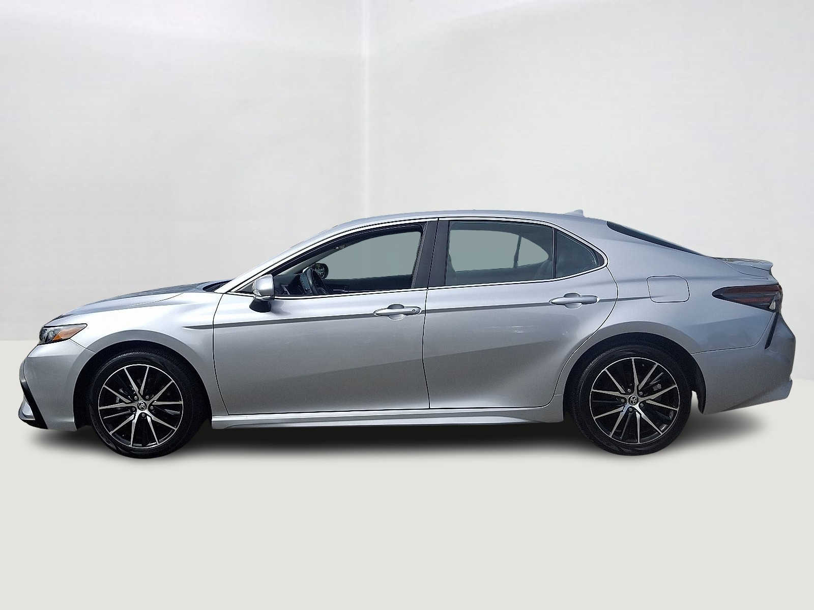 Thumbnail: 2023 Toyota Camry - 10