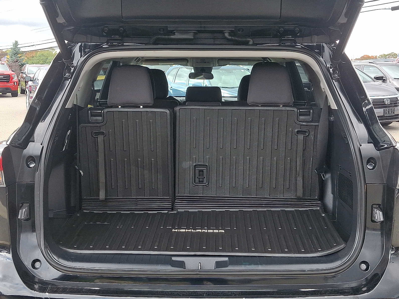 Thumbnail: 2022 Toyota Highlander - 29