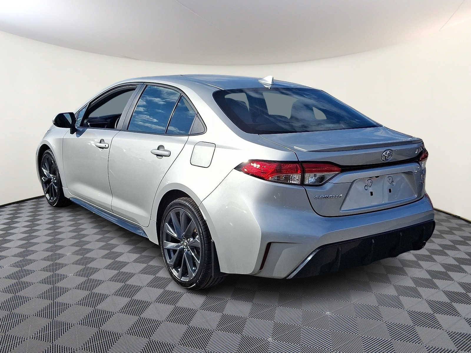 Thumbnail: 2024 Toyota Corolla - 9