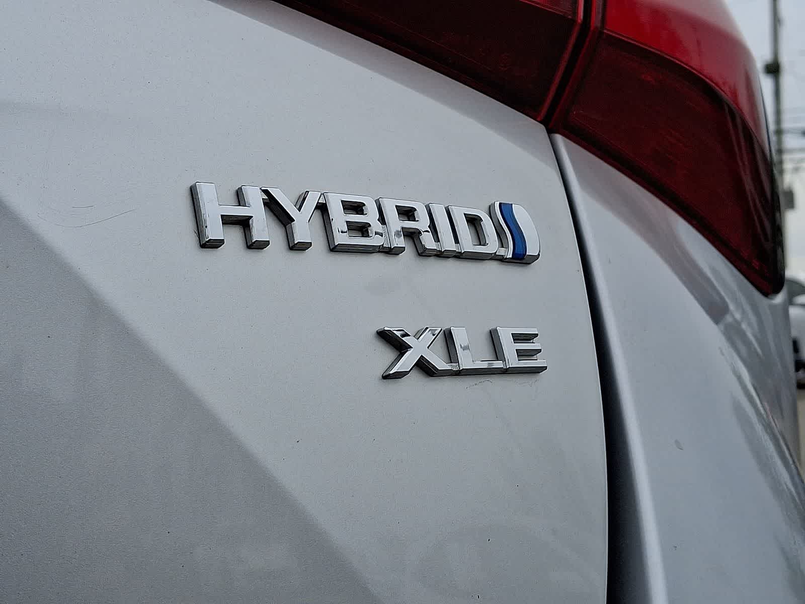 Thumbnail: 2019 Toyota Prius - 33