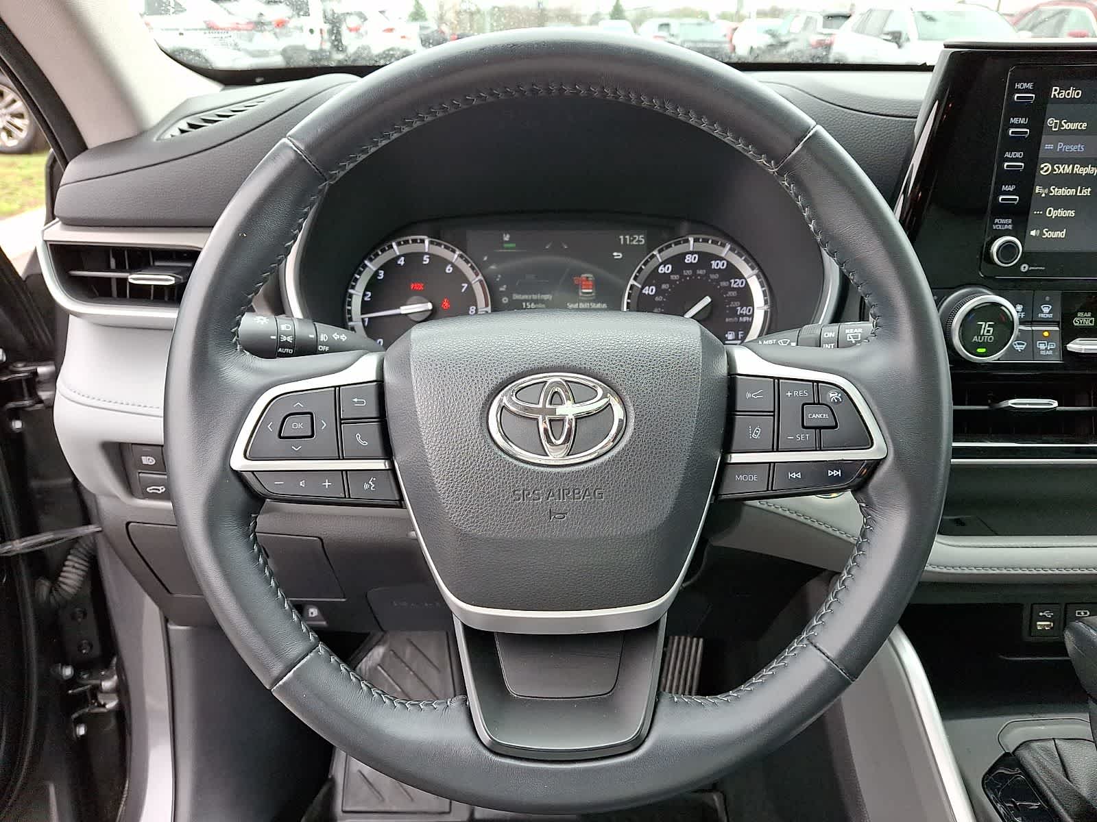 Thumbnail: 2022 Toyota Highlander - 24