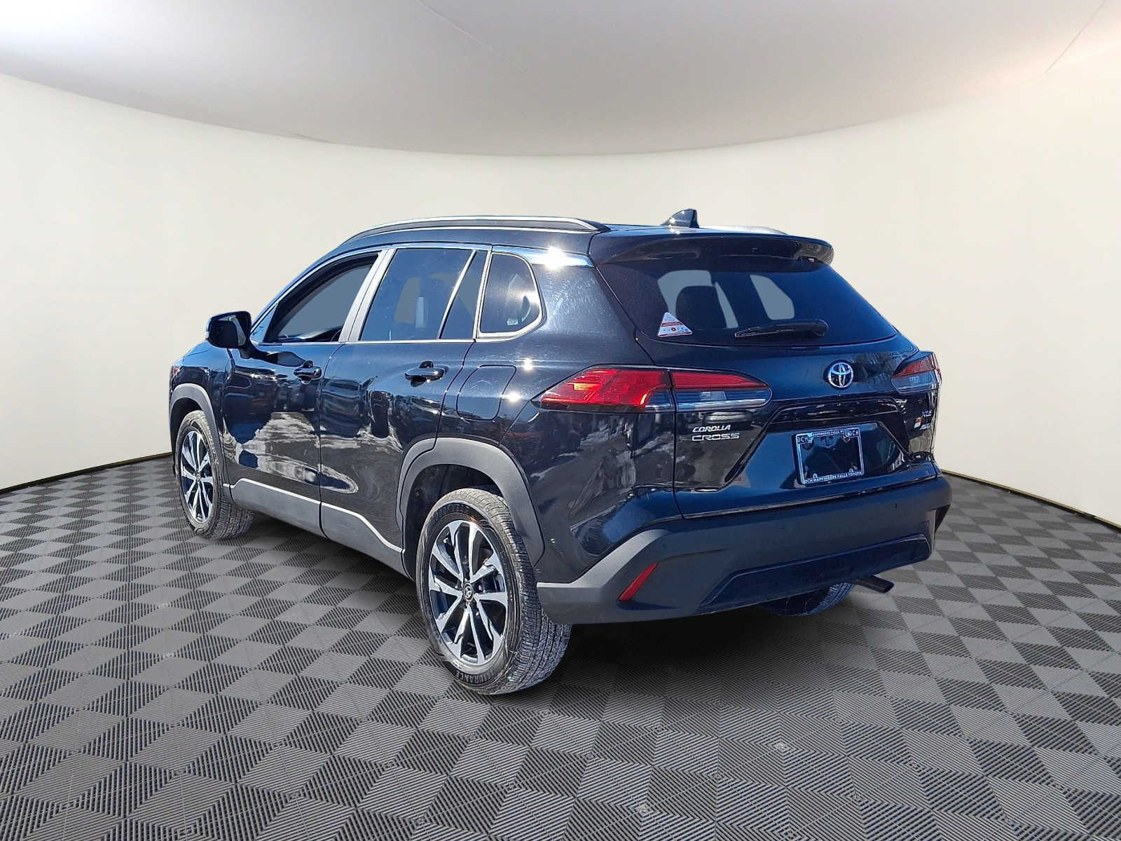 Thumbnail: 2025 Toyota Corolla Cross - 9